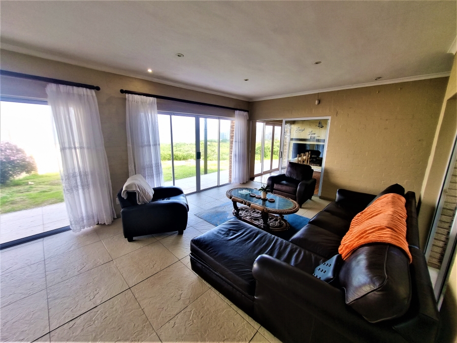 5 Bedroom Property for Sale in Bluewater Bay Western Cape